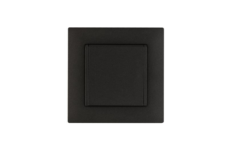 Розетка 1-м с крышкой Karea RIZZ STAR с заземл. дым. металлик Makel 88050029 (1 шт.)